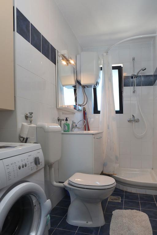 Apartments Ana City ロヴィニ エクステリア 写真